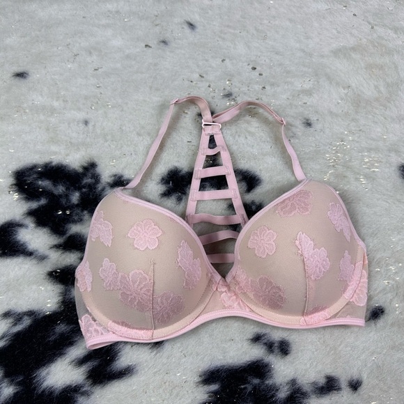 Pink Victoria’s Secret Women’s Pink Lace Razor Back Lightly Lined Bra Size 32D - Picture 1 of 5